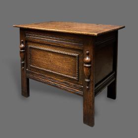 Antique Arts and Crafts Style Oak Box