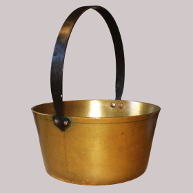 Kitchenalia Antique Brass Pan with Iron Handle.
